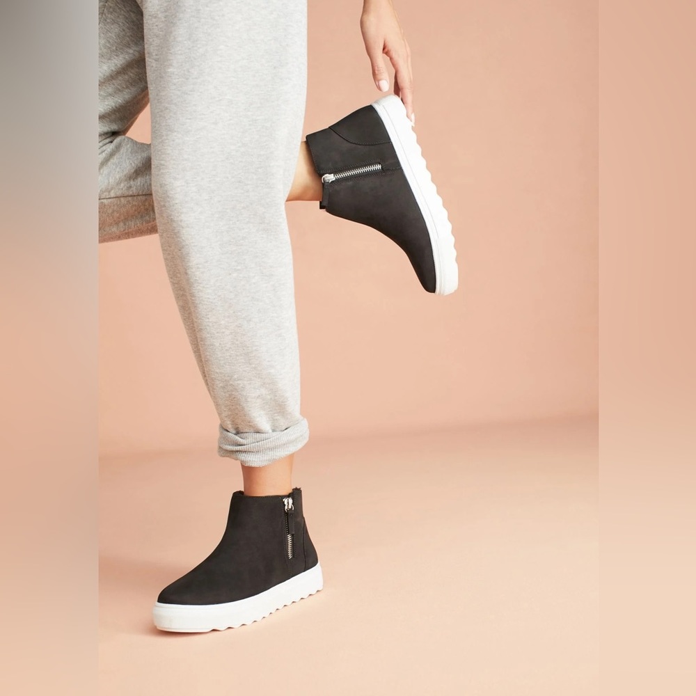 JSlide black waterproof booties size 9